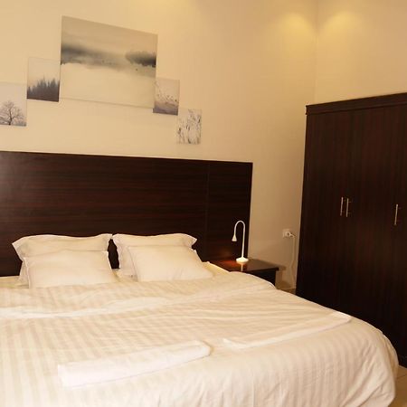 Spacious Apartments At Basla St 3 Mins From King Fahd Stadium Riyadh Exteriör bild