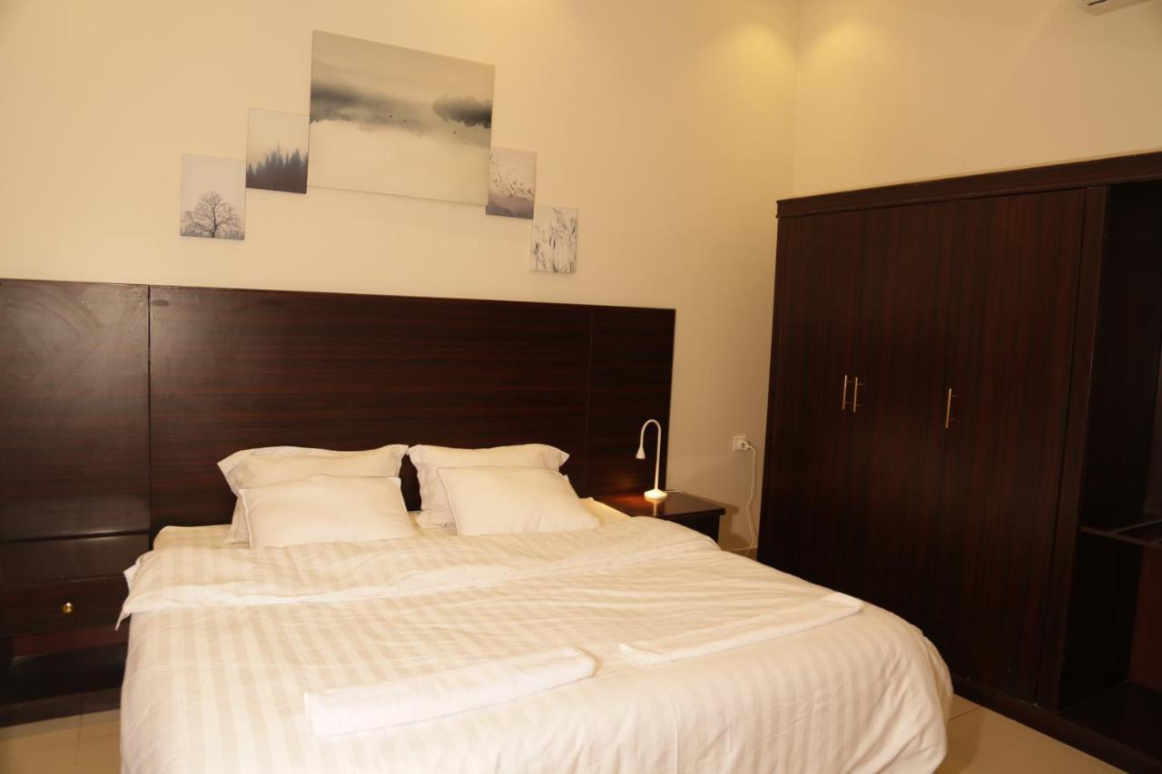 Spacious Apartments At Basla St 3 Mins From King Fahd Stadium Riyadh Exteriör bild